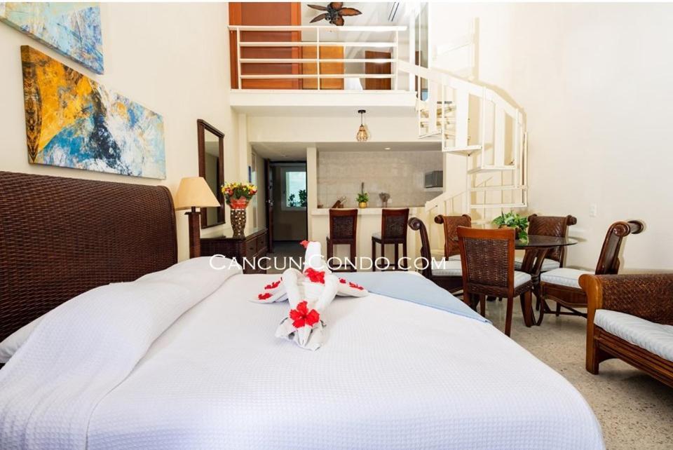 2 Story Oceanfront Penthouses On Cancun Beach! Buitenkant foto