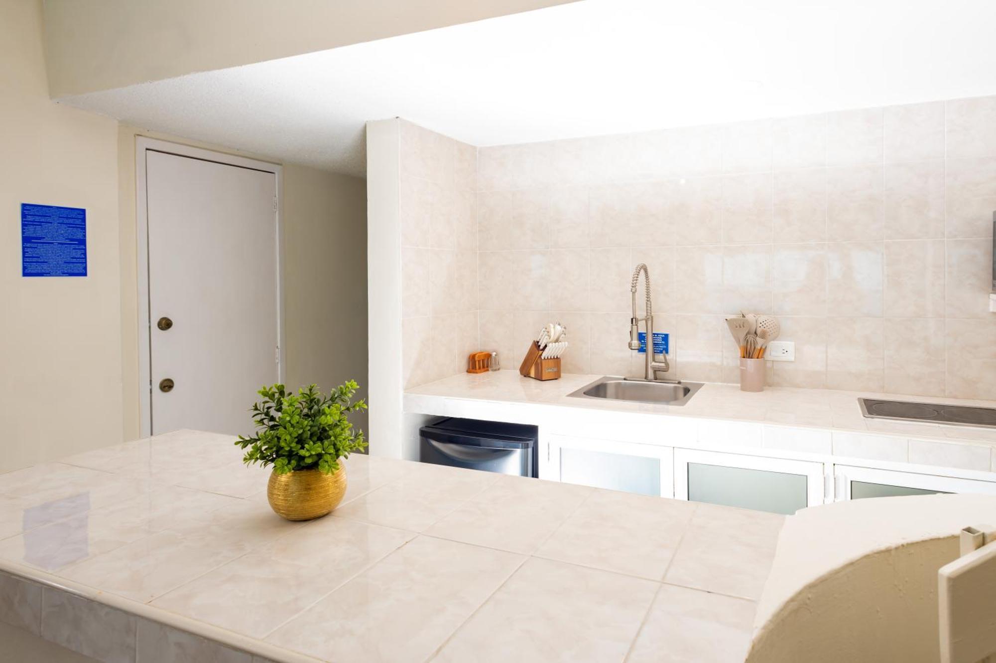 2 Story Oceanfront Penthouses On Cancun Beach! Buitenkant foto