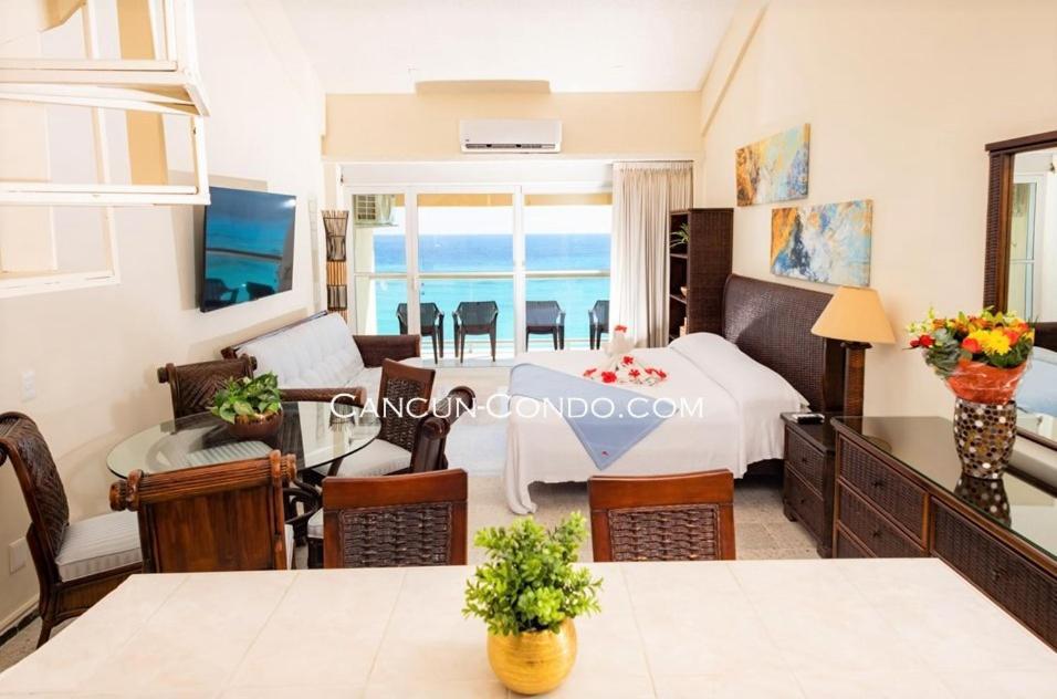 2 Story Oceanfront Penthouses On Cancun Beach! Buitenkant foto