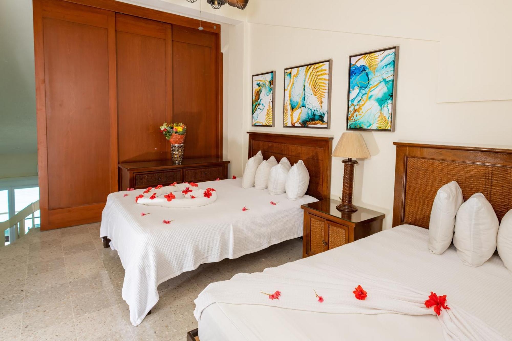 2 Story Oceanfront Penthouses On Cancun Beach! Buitenkant foto