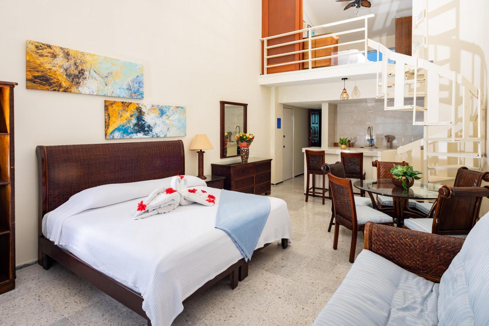 2 Story Oceanfront Penthouses On Cancun Beach! Buitenkant foto