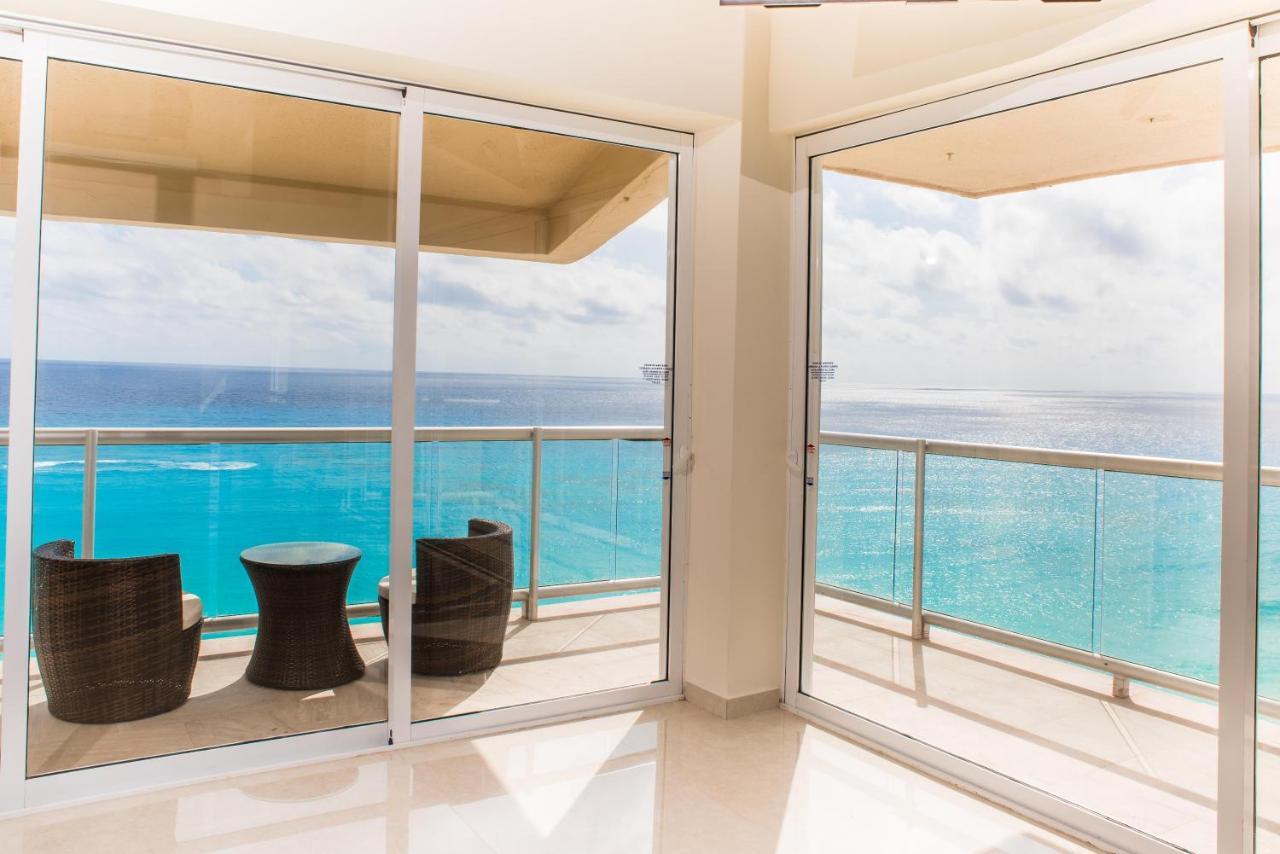 2 Story Oceanfront Penthouses On Cancun Beach! Buitenkant foto