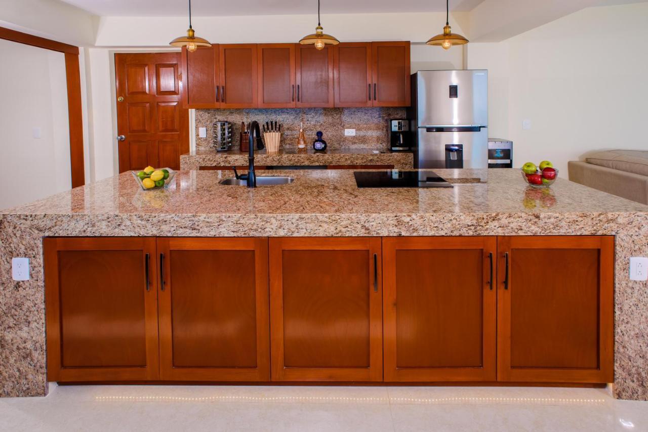 2 Story Oceanfront Penthouses On Cancun Beach! Buitenkant foto