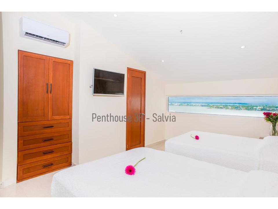 2 Story Oceanfront Penthouses On Cancun Beach! Buitenkant foto