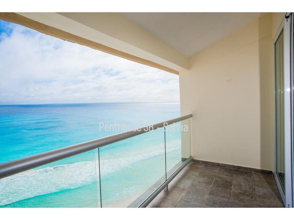 2 Story Oceanfront Penthouses On Cancun Beach! Buitenkant foto