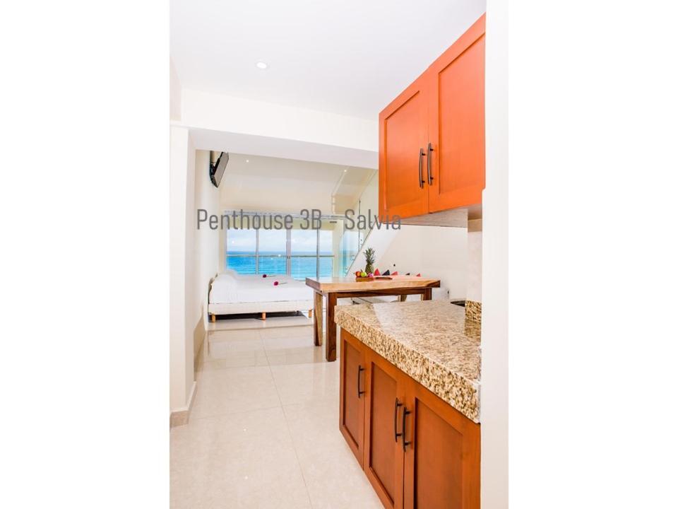 2 Story Oceanfront Penthouses On Cancun Beach! Buitenkant foto